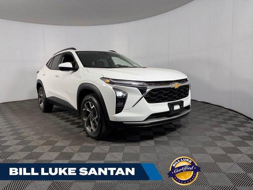 Summit White 2025 Chevrolet Trax LT