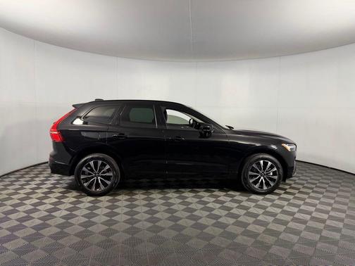 2025 Volvo XC60 B5 Core