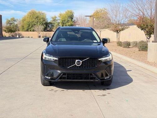 2025 Volvo XC60 B5 Core