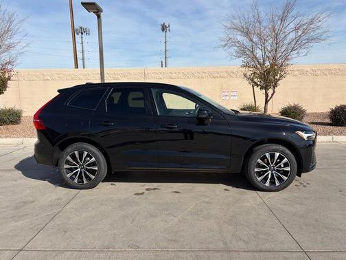 2025 Volvo XC60 B5 Core