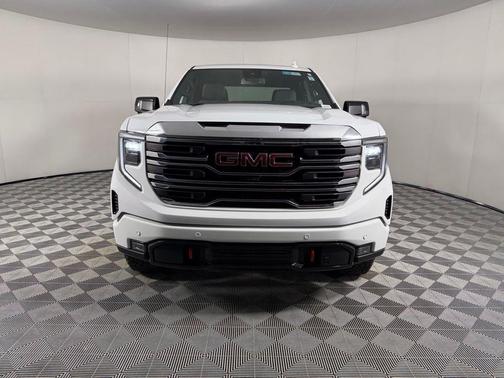 Summit White 2024 GMC Sierra 1500 AT4