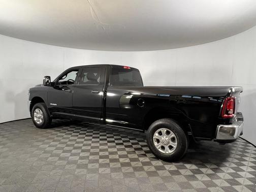 2025 RAM 3500 Big Horn Crew Cab 4x4 8' Box