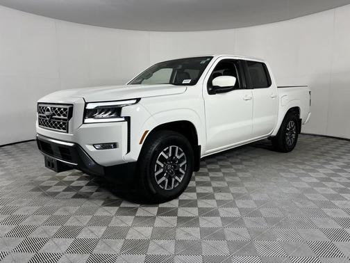 2024 Nissan Frontier SL