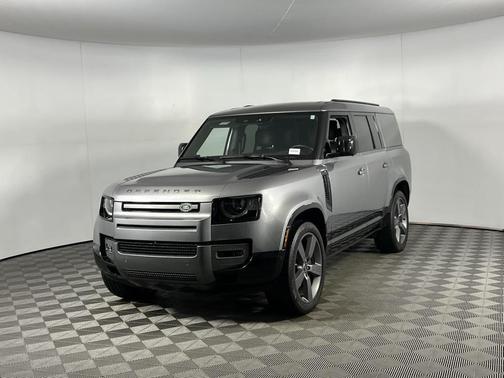 2024 Land Rover Defender 130 P400 Outbound