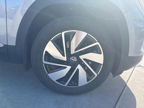2024 Volkswagen Atlas 2.0T SEL