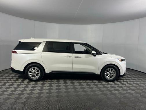 2022 Kia Carnival LXS