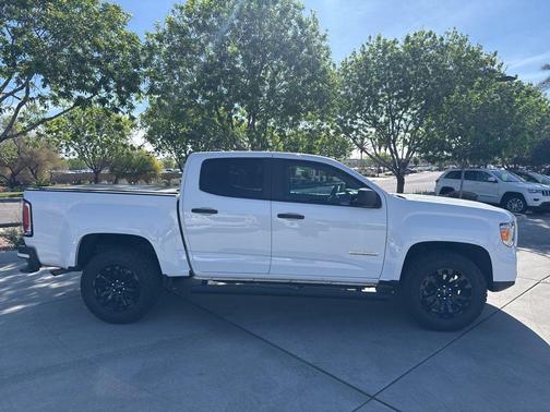 2022 GMC Canyon Elevation Standard