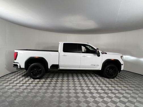 2024 GMC Sierra 2500 AT4