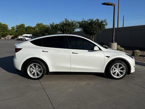 2023 Tesla Model Y Long Range Dual Motor All-Wheel Drive