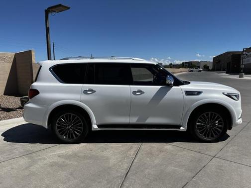2024 INFINITI QX80 SENSORY AWD