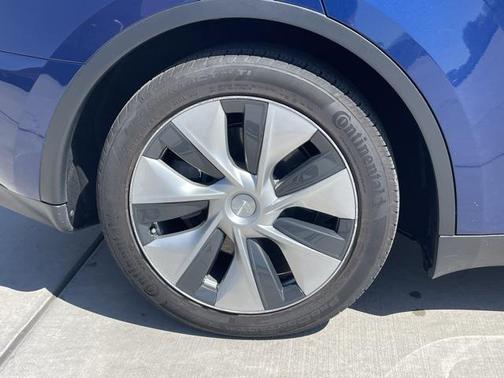 2021 Tesla Model Y Standard Range Rear-Wheel Drive