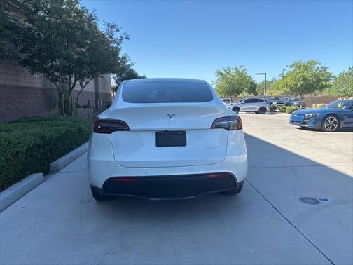 2022 Tesla Model Y Long Range Dual Motor All-Wheel Drive