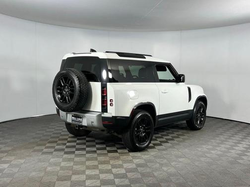 2024 Land Rover Defender 90 P300 S