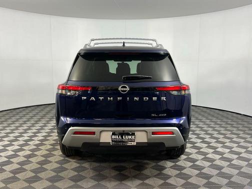 2023 Nissan Pathfinder SL 4WD