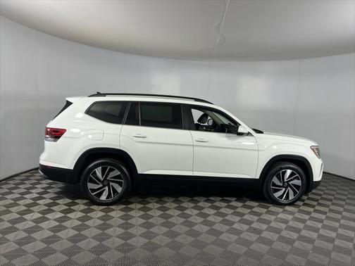 2024 Volkswagen Atlas 2.0T SE w/Technology 4MOTION