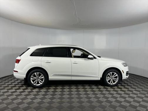 2019 Audi Q7 55 Premium Plus
