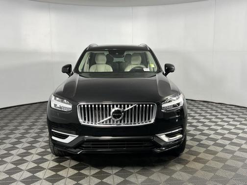 2022 Volvo XC90 Recharge Plug-In Hybrid T8 Inscription 6 Passenger