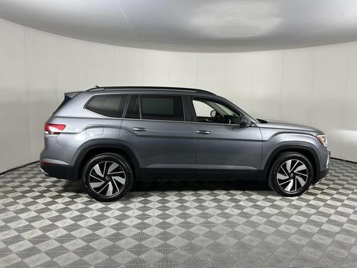 2024 Volkswagen Atlas 2.0T SE w/Technology 4MOTION