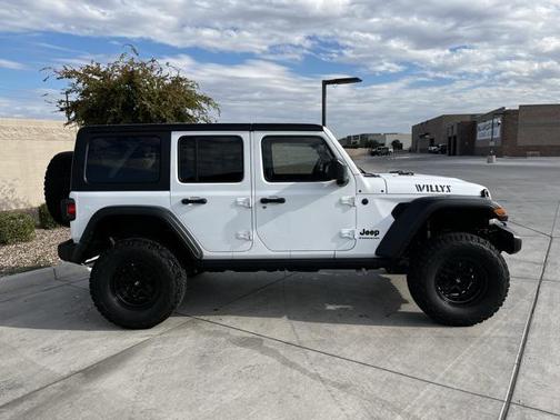 2024 Jeep Wrangler Willys