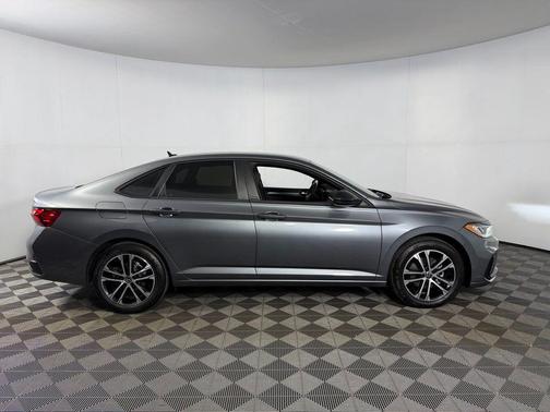 Platinum Gray Metallic 2025 Volkswagen Jetta 1.5T Sport