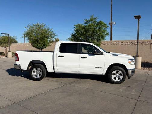 Bright White Clearcoat 2024 RAM 1500 Big Horn/Lone Star