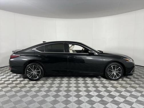 2023 Lexus ES 300h Base