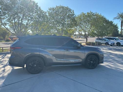 2024 Toyota Highlander XSE