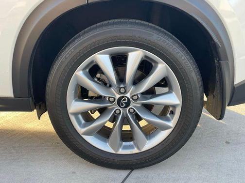 2022 INFINITI QX50 ESSENTIAL