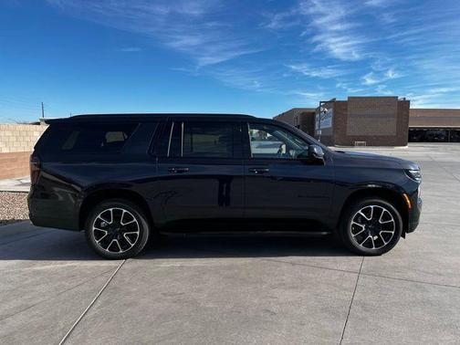 2025 Chevrolet Suburban RST