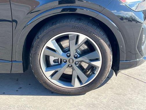 2024 Audi Q4 e-tron Premium Plus 55 quattro