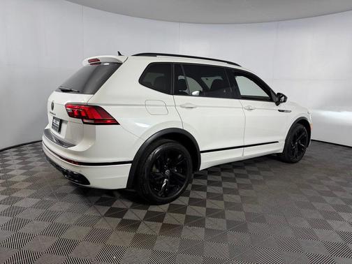 Opal White 2024 Volkswagen Tiguan 2.0T SE R-Line Black