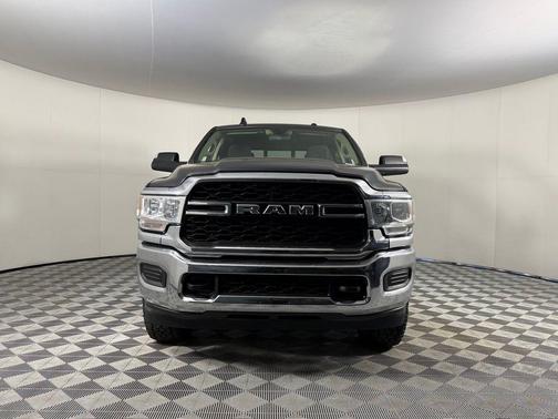 2019 RAM 2500 Tradesman Crew Cab 4x4 6'4' Box