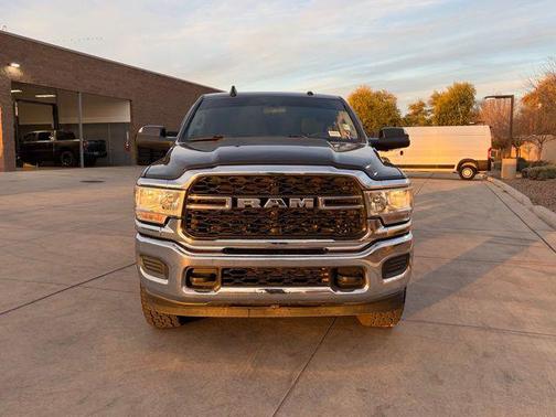 2019 RAM 2500 Tradesman Crew Cab 4x4 6'4' Box