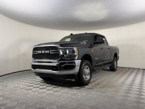 2019 RAM 2500 Tradesman Crew Cab 4x4 6'4' Box