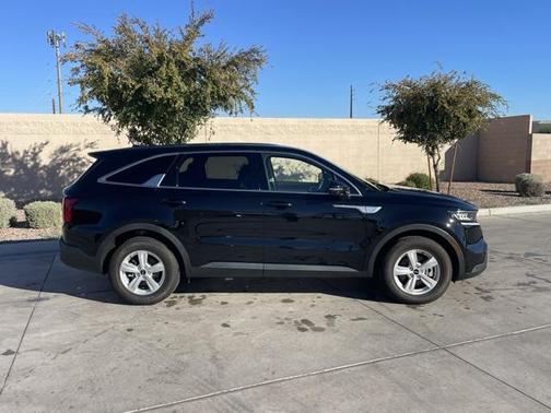 2023 Kia Sorento LX