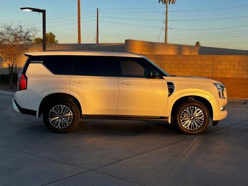 2025 Nissan Armada SL 2WD