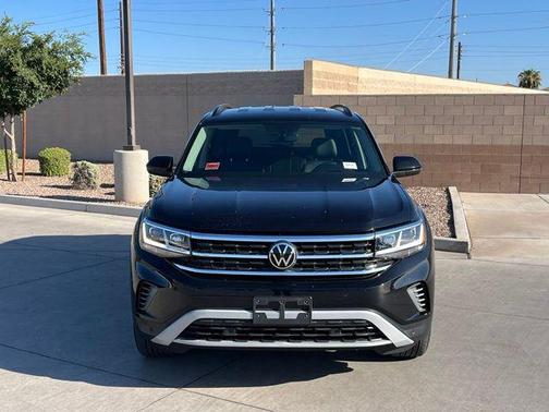 Deep Black 2023 Volkswagen Atlas 3.6L SE w/Technology