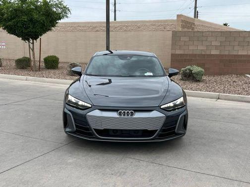 Daytona Gray Pearl Effect 2022 Audi e-tron GT Premium Plus