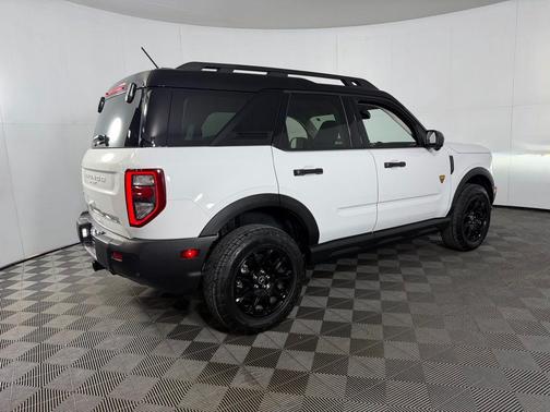 Oxford White 2025 Ford Bronco Sport Badlands