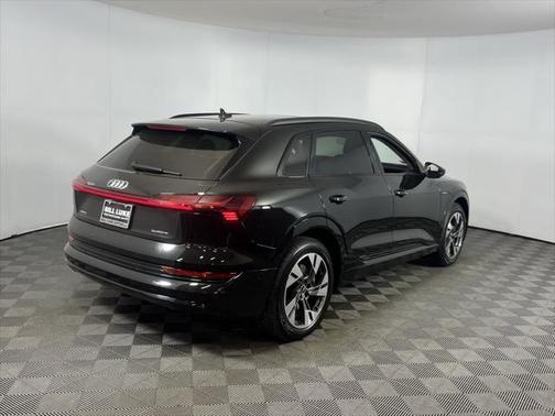 2021 Audi e-tron Premium