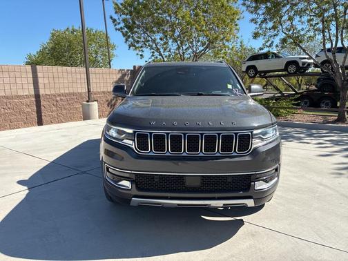 2022 Jeep Wagoneer Series III 4x2