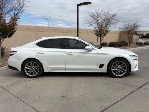 2022 Genesis G70 2.0T RWD