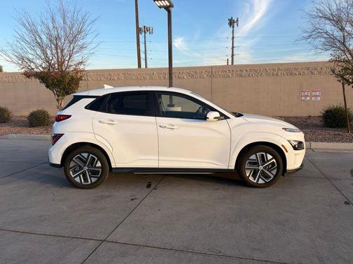 2023 Hyundai KONA EV SE