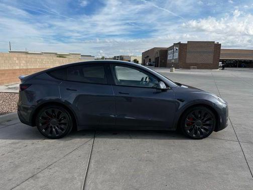 2022 Tesla Model Y Performance Dual Motor All-Wheel Drive