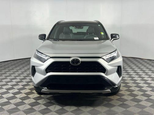 2025 Toyota RAV4 Hybrid SE