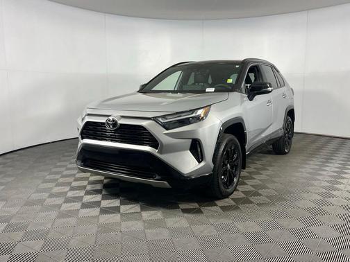 2025 Toyota RAV4 Hybrid SE