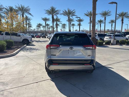 2025 Toyota RAV4 Hybrid SE