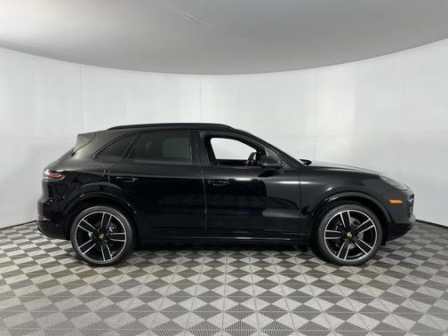 2023 Porsche Cayenne S