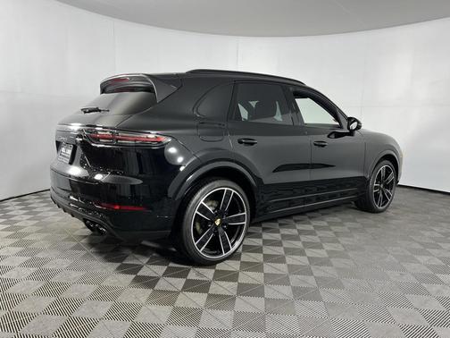 2023 Porsche Cayenne S