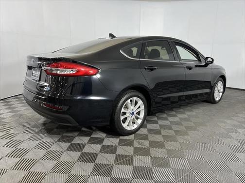 2020 Ford Fusion Hybrid SE
